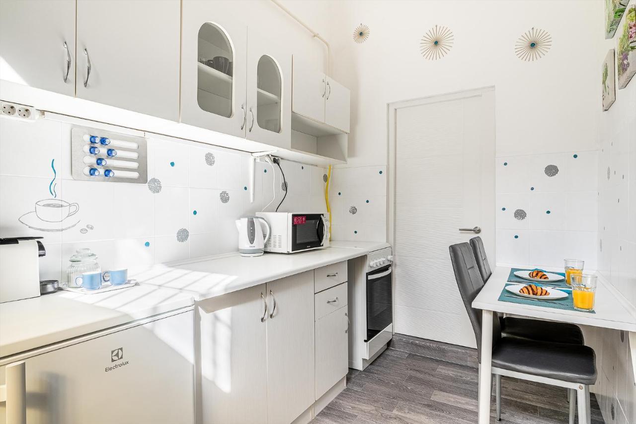 Sunny Dots Apartment - Free Parking! Boedapest Buitenkant foto