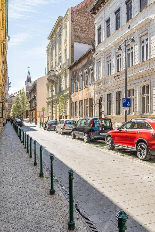 Sunny Dots Apartment - Free Parking! Boedapest Buitenkant foto
